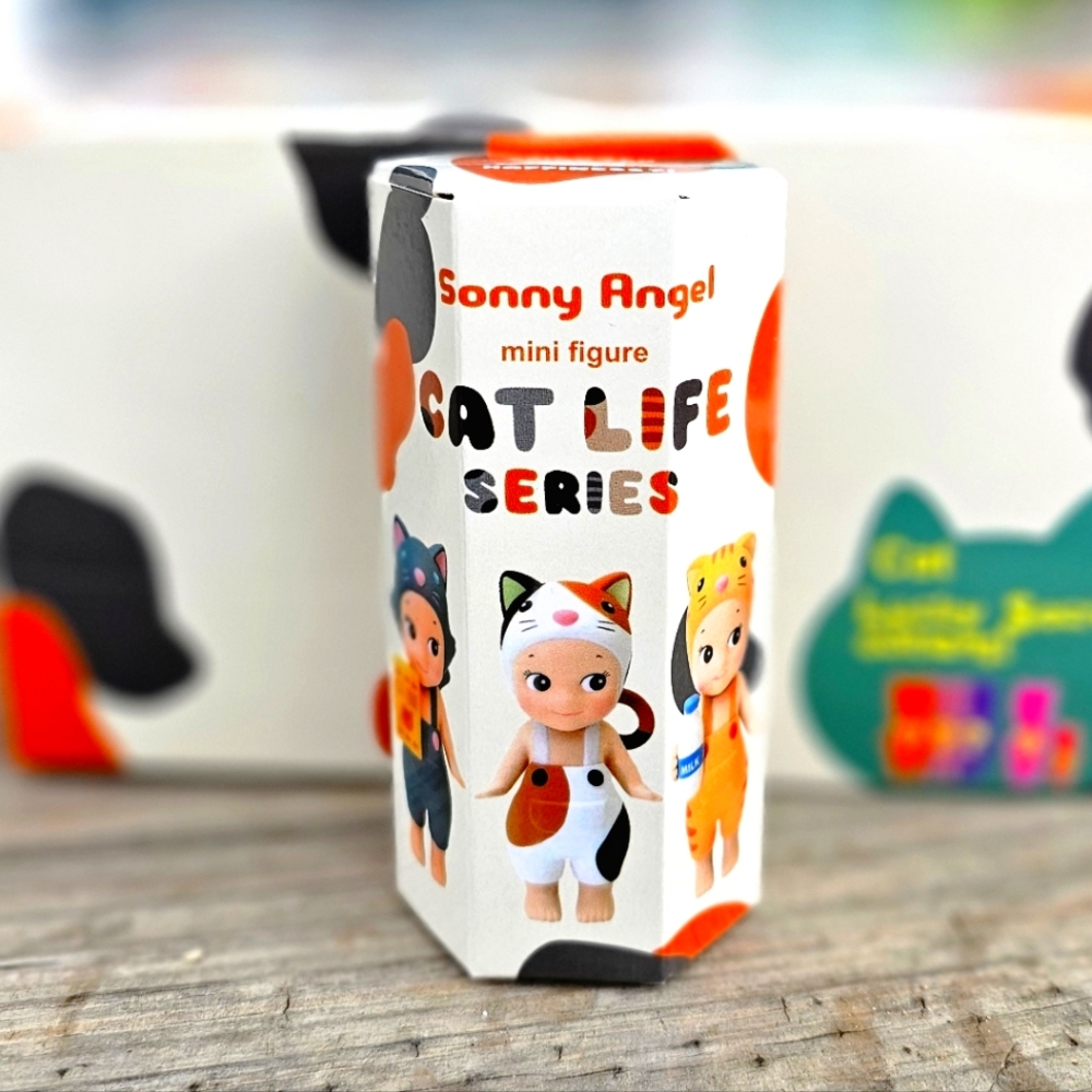 HIPPERS Sonny Angel MYSTERY COLLECTIBLES Cat Life Series Mini Figure MYSTERY (1)